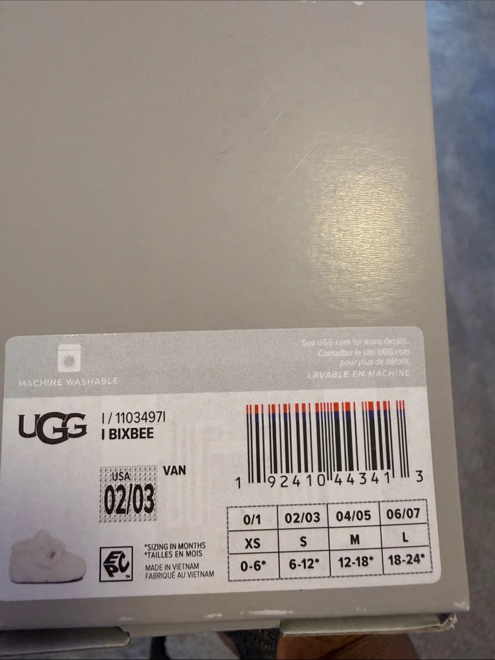 UGG White Infant Sheepskin Booties - Soft Baby Slippers baby size 3.